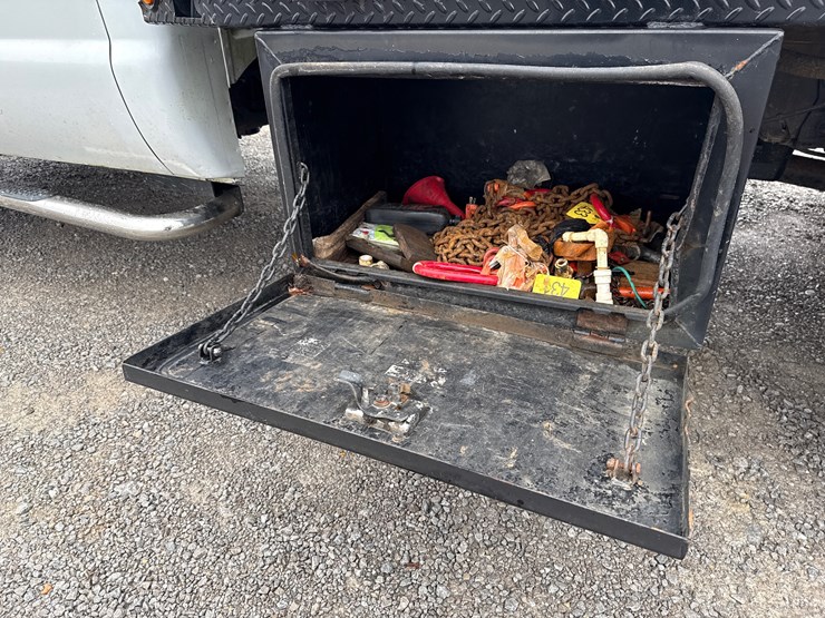 ford-f550-xl-image-13