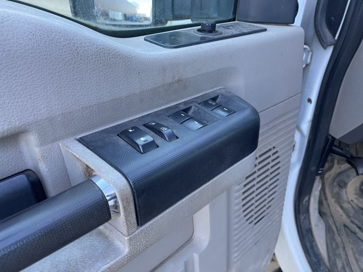 ford-f250-xl-image-35