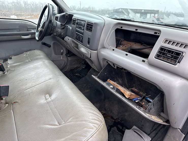 ford-f550-xl-image-26