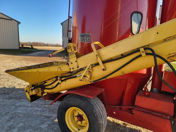 new-holland-358-image-14