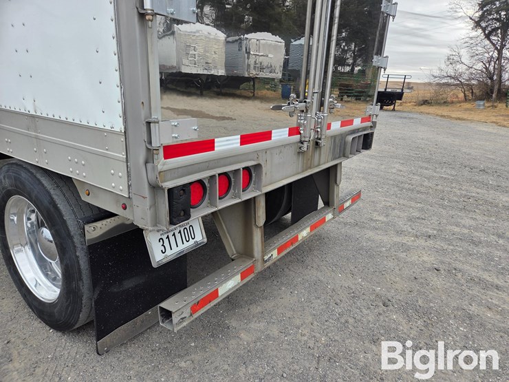 2017-utility-van-image-13