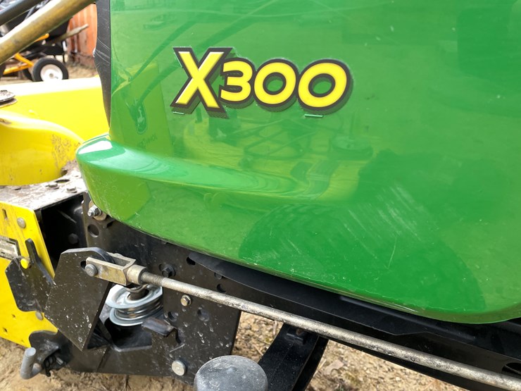john-deere-x300-image-10