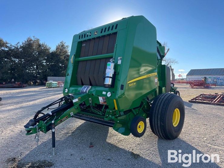john-deere-560m-image-1