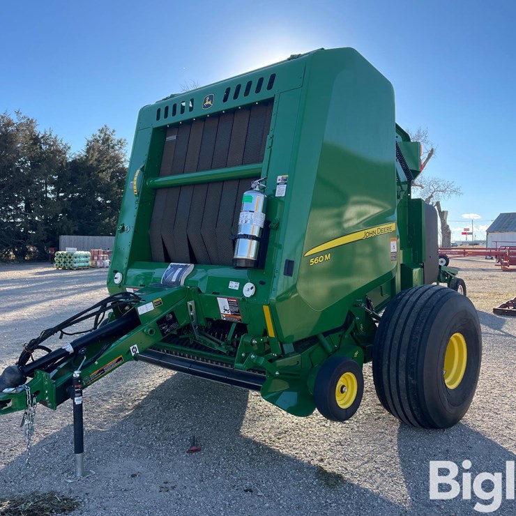 JOHN DEERE 560M