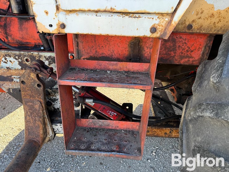 case-1370-2wd-tractor-image-9
