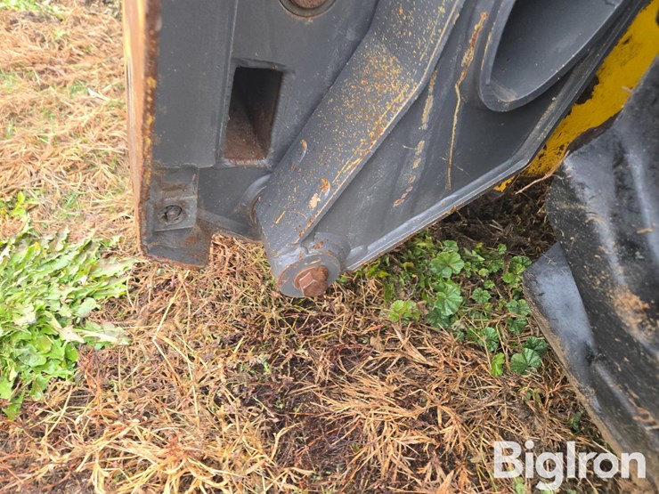 new-holland-l220-image-13