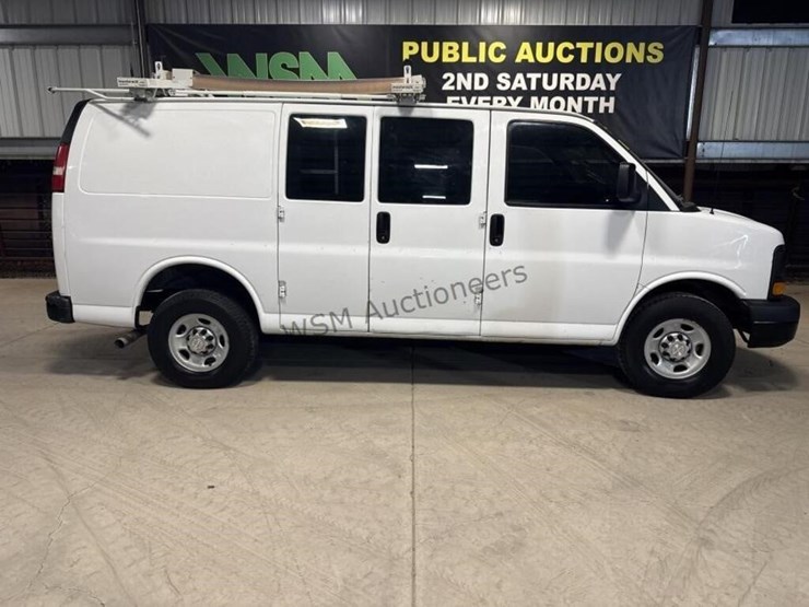 2015-chevrolet-express-2500-image-1