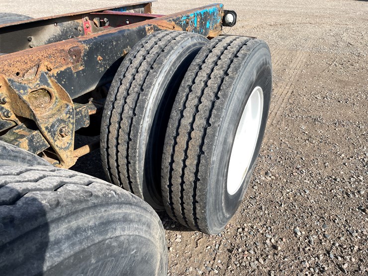 #1104-•-1989-international-truck-tractor-**should-be-trailered**-(has-mn-title)-image-11