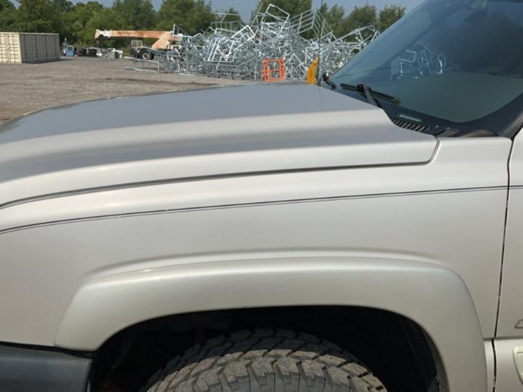 2005-chevrolet-silverado-2500hd-image-14