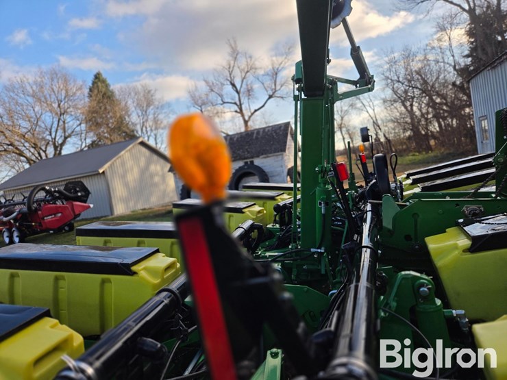 john-deere-1760-image-13