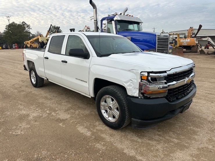 2016-chevrolet-2500-image-2