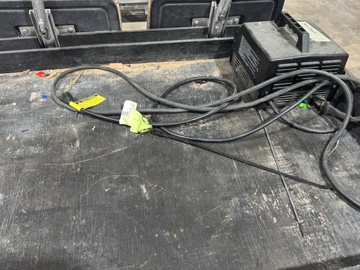 #2350-•-electric-golf-cart*-image-14