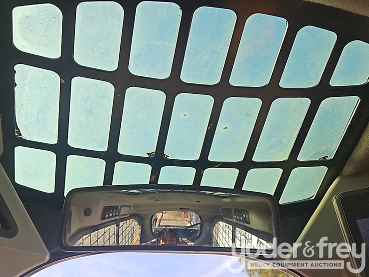 2017-caterpillar-299d2-image-30