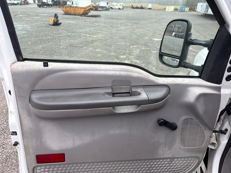 ford-f550-xl-image-22