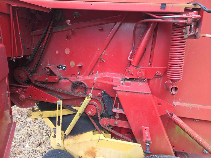 new-holland-664-image-7