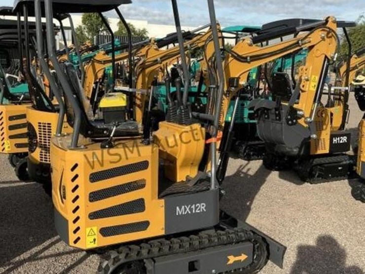 2025-agt-mx12r-mini-excavator-image-4