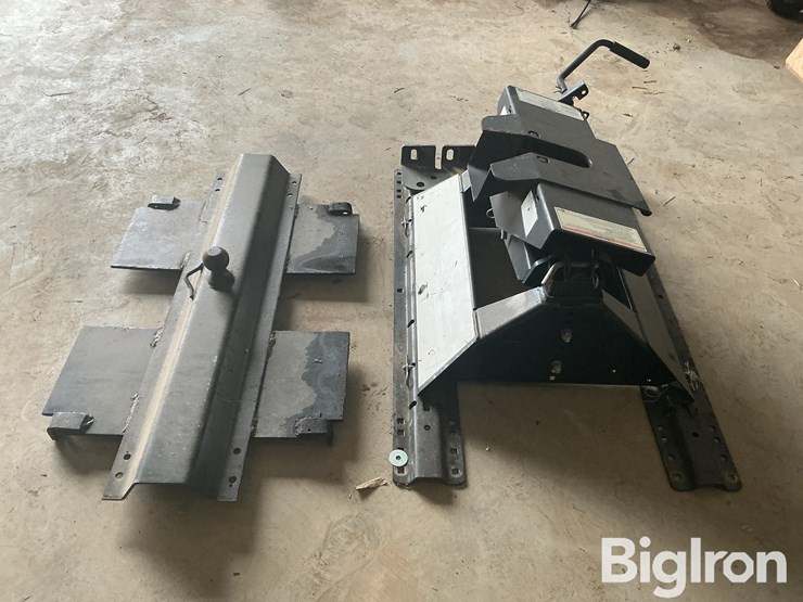 reese-30033-hitch-system-image-8