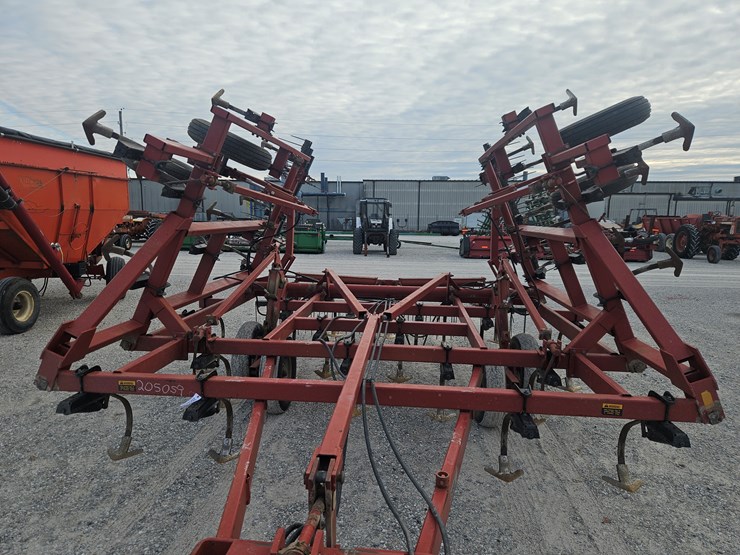 case-ih-4800-image-3