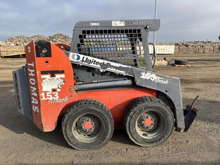 2003-thomas-t153-skid-steer-loader-image-7