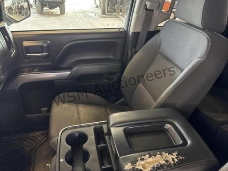 2019-chevrolet-silverado-1500-image-25