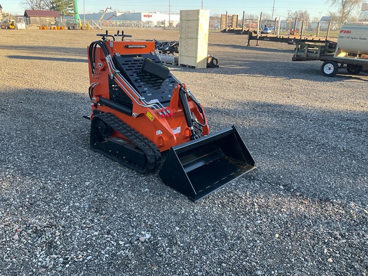 #1003-•-landhero-ldh-t460-cem-mini-skid-steer-image-2