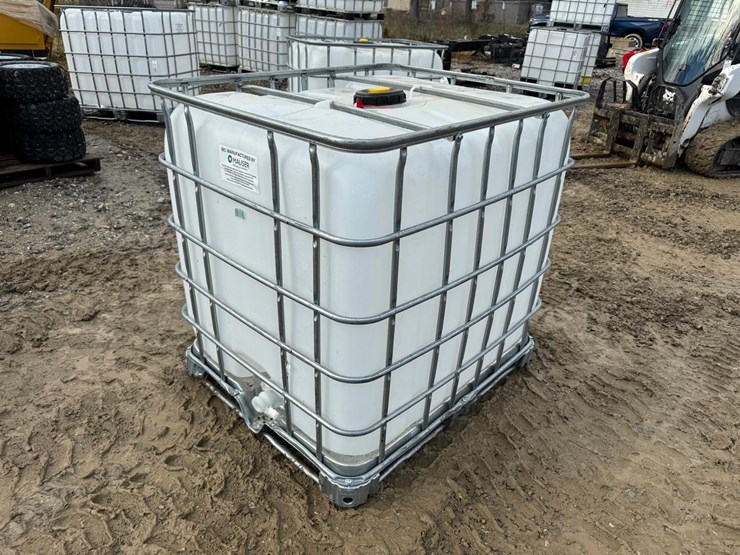 water-tank-tote-image-1