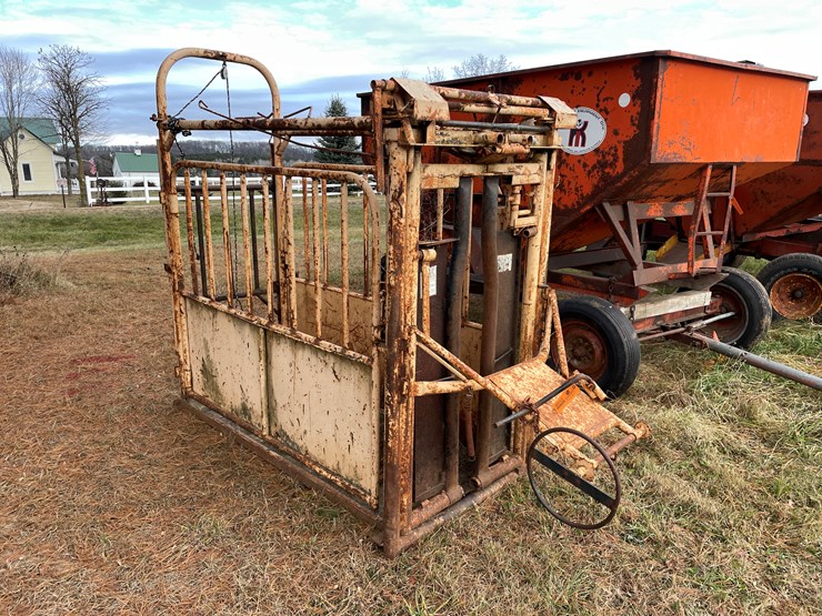 #207-•-for-most-cattle-chute-with-head-gate-(boyceville,-wi)-image-3
