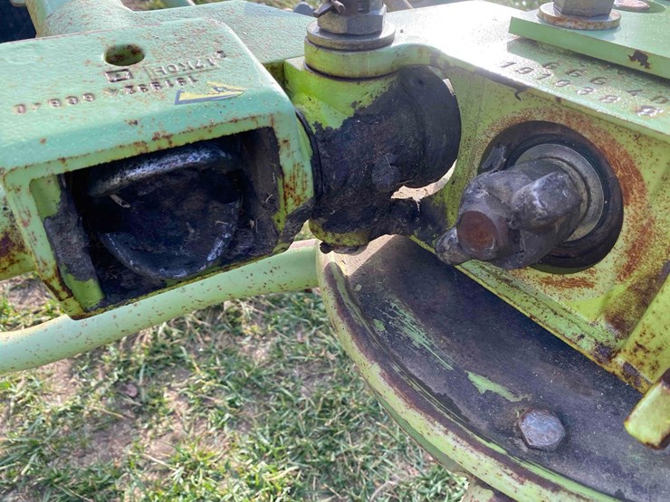 claas-volto-540-image-17