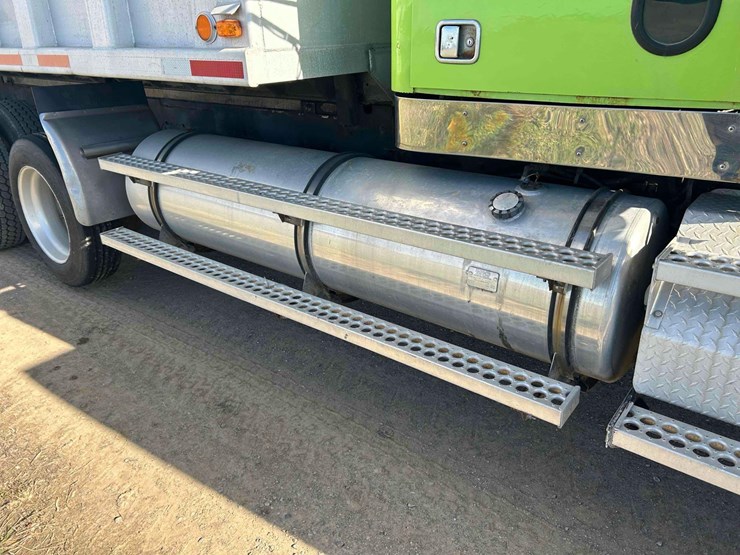 western-star-4964f-image-28