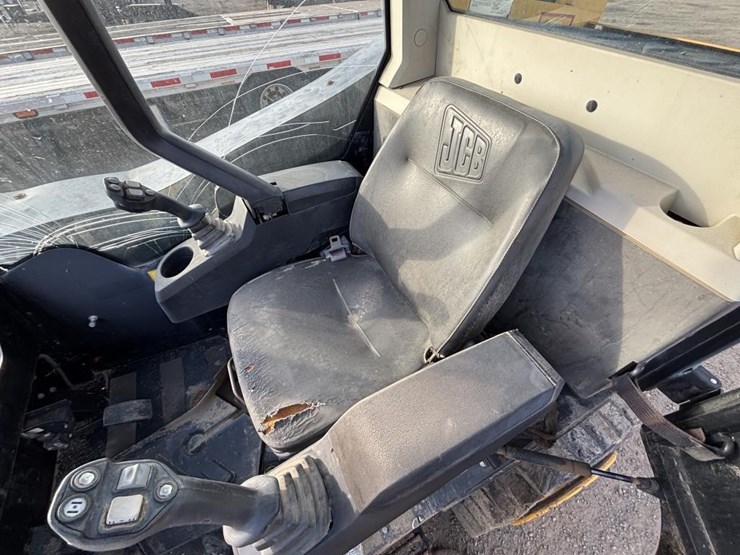 2012-jcb-225-image-19