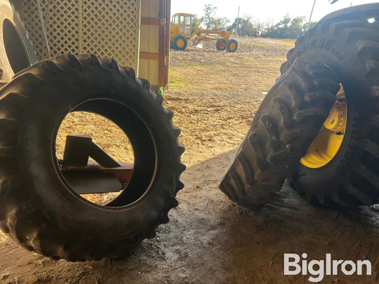 john-deere-8330-image-2