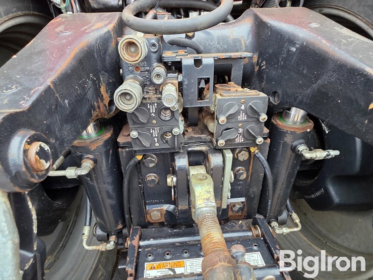 case-ih-magnum-305-image-12