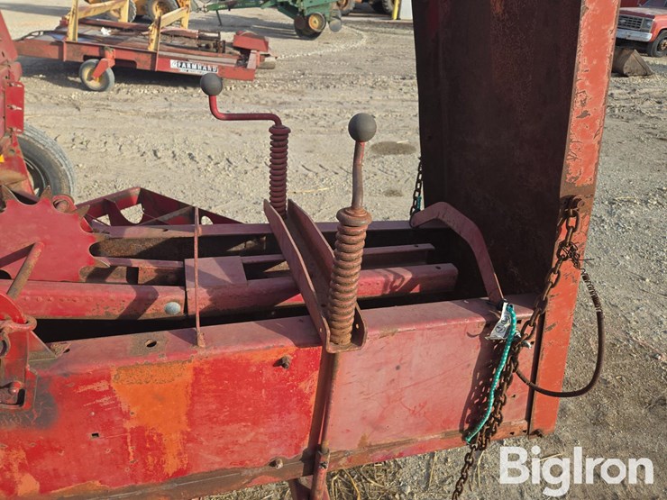 new-holland-315-image-19