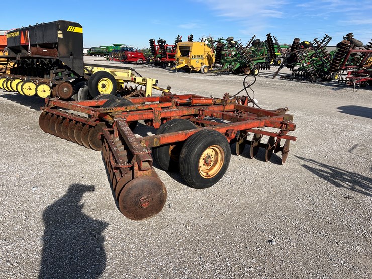 massey-ferguson-820-image-4