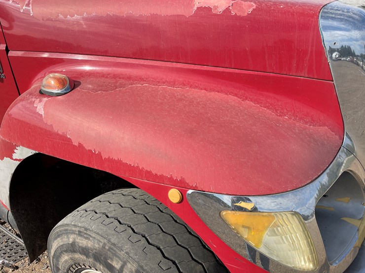 international-7400-image-21