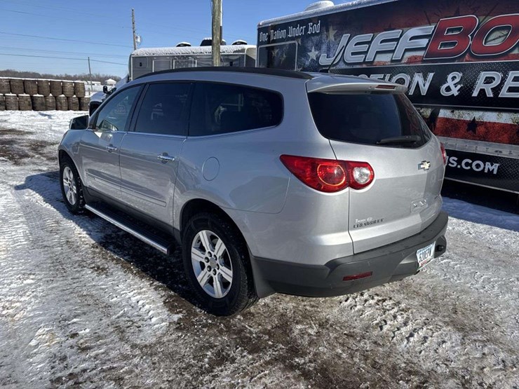 2009-chevrolet-traverse-image-3