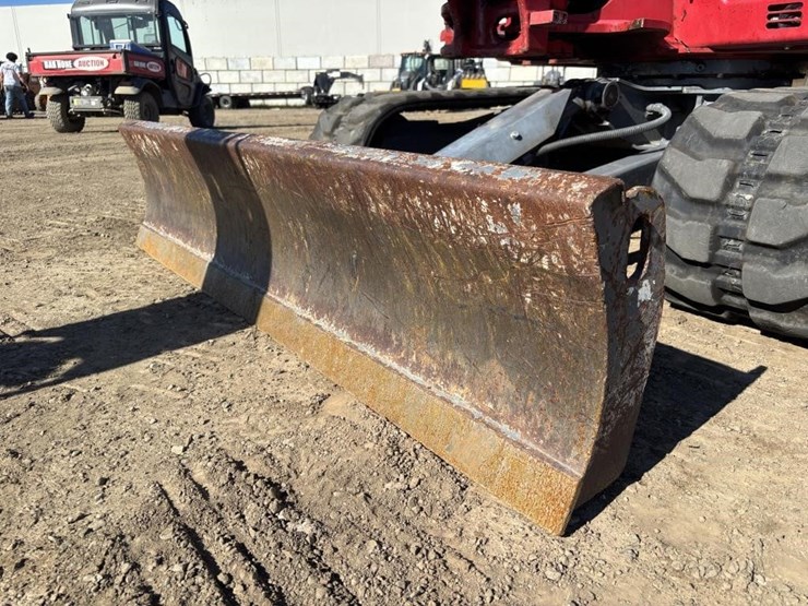 takeuchi-tb240-image-9