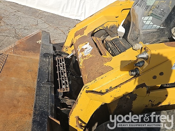 2017-caterpillar-299d2-image-14