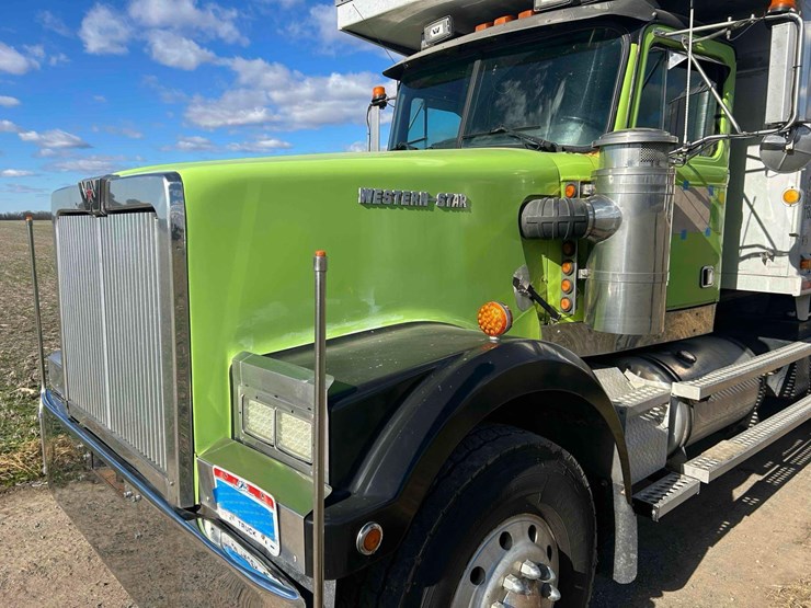western-star-4964f-image-15
