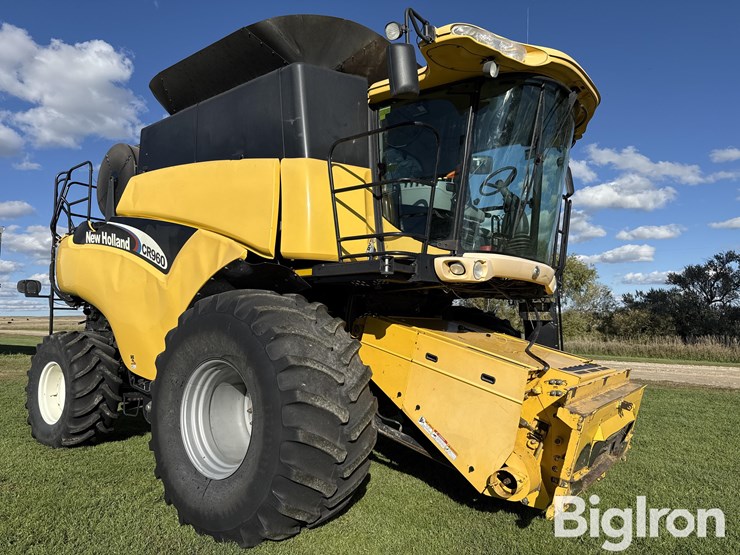 new-holland-cr960-image-3