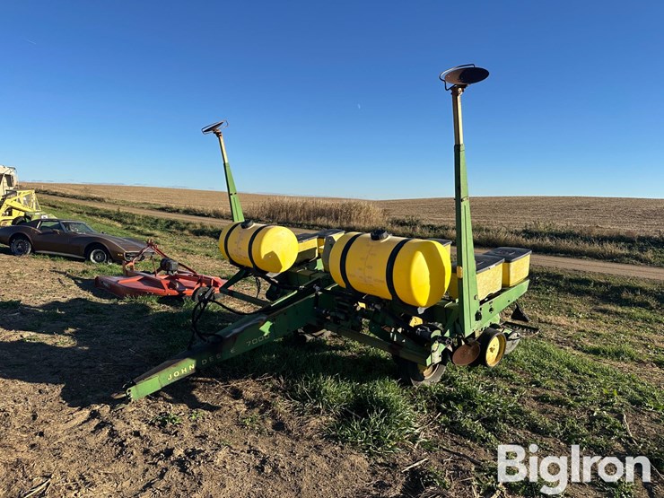 john-deere-7000-image-1
