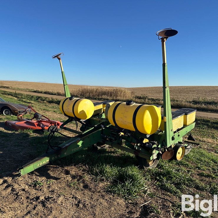 JOHN DEERE 7000