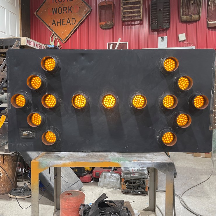 #7887 • Light Up Arrow Sign