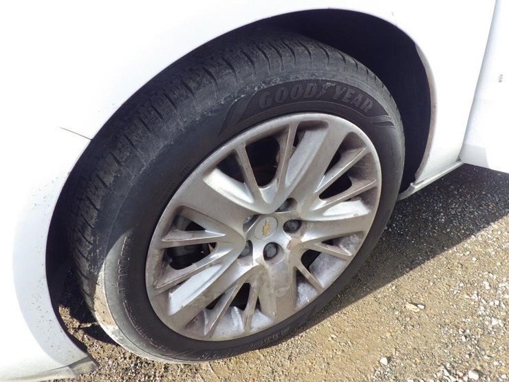 2017-chevrolet-impala-sedan-image-13