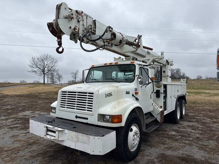 international-4900-image-1