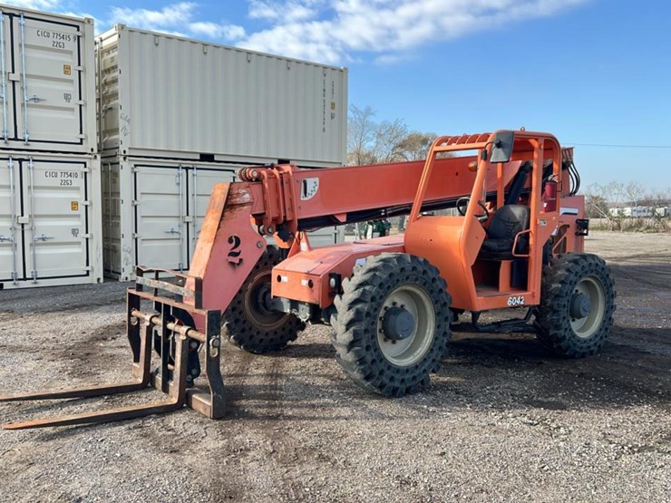 #1206-•-2011-jlg-6042-telehandler-image-1