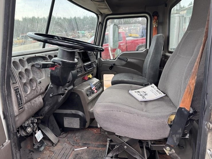 2006-mack-vision-cx612-image-11