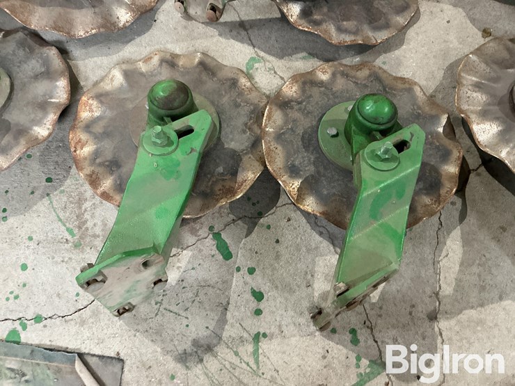 john-deere-row-openers-image-11