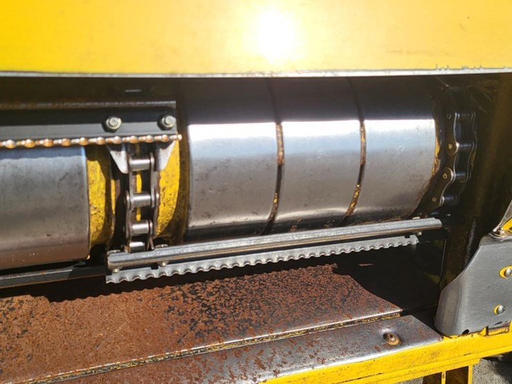 new-holland-cr9040-image-10