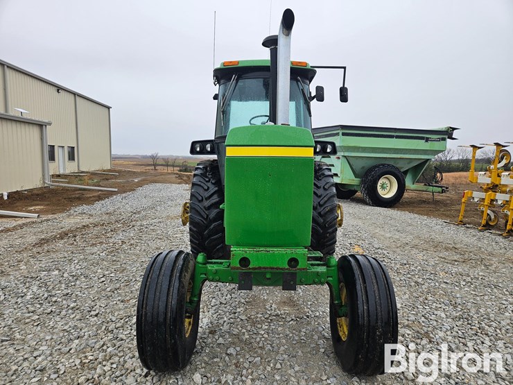 john-deere-4440-image-2